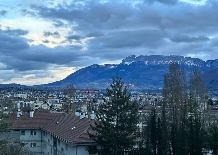 Appartement 3 Chambres A Annecy Dans Maison Pour 2 A 8 Personnes